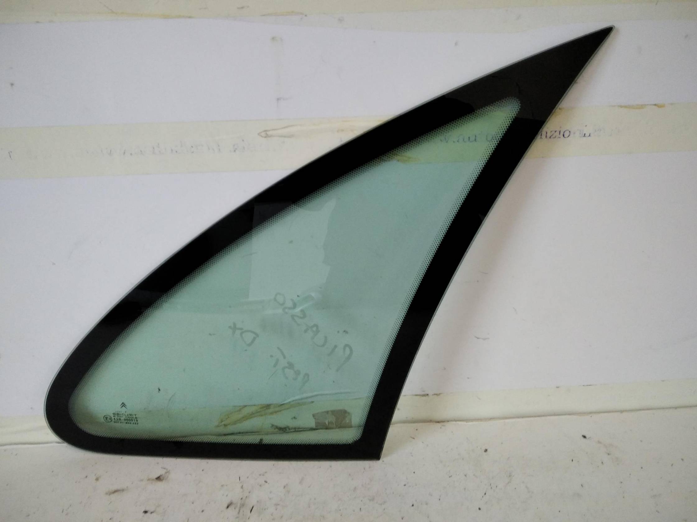 Fisso atermico parafango post. dx.